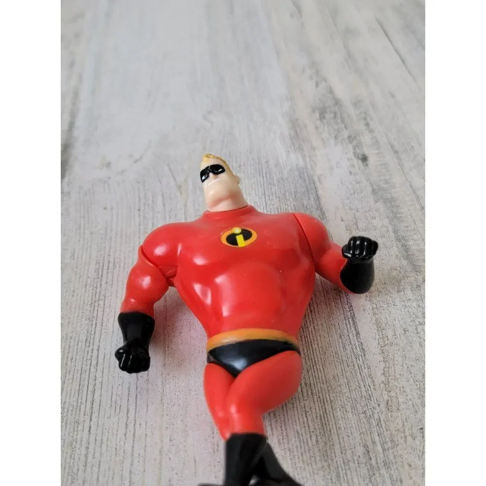 Mr Incredible superhero‎ McDonald's red toy figure